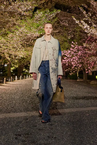 Look 11